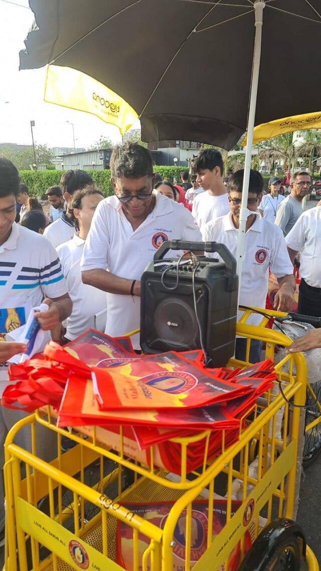 e9b640bb-001f-4cca-8b72-f6b09f6a26e7